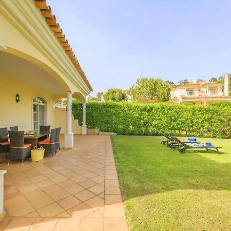 Sleeps 4 With Pool Air Con And Wifi *